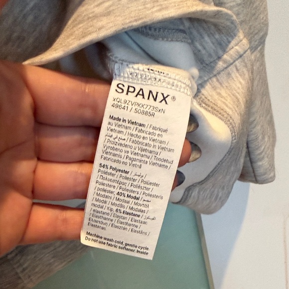 SPANX Gray V-Neck Sweater - Picture 4 of 4